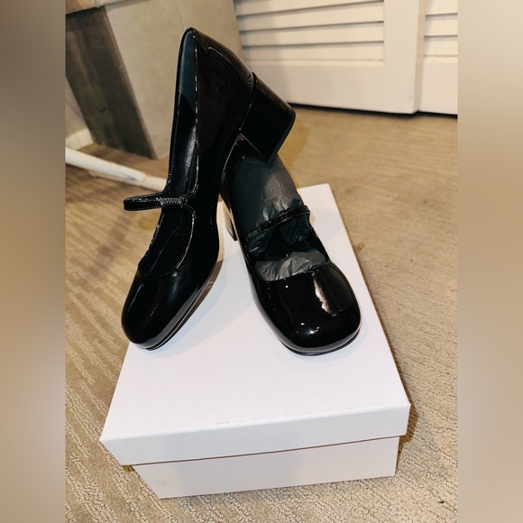 🆕Authentic from Italy PRADA patent black leather pumps - Picture 6 of 16